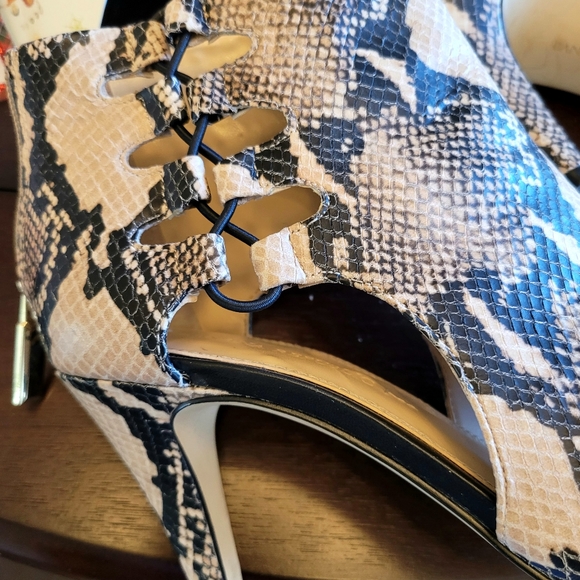 Banana Republic Averie Snakeskin Booties, 7M - Picture 11 of 14